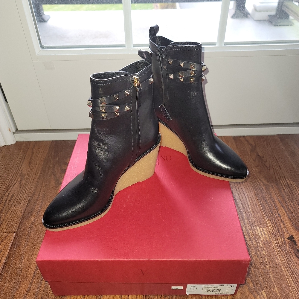 Valentino Garavani Rockstud Wedge Ankle Boots - Picture 8 of 12